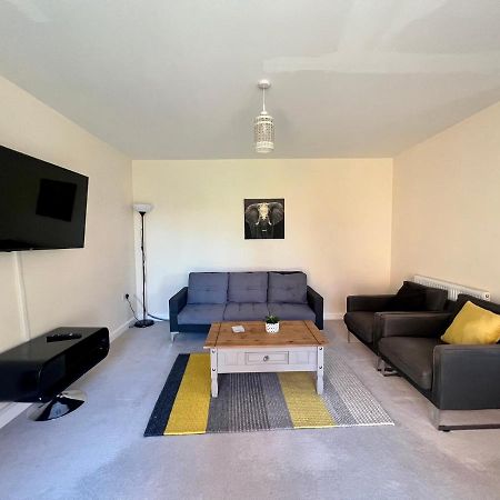 Spacious 2-Bedroom House With Free Parking Chatham (Kent) Exterior foto